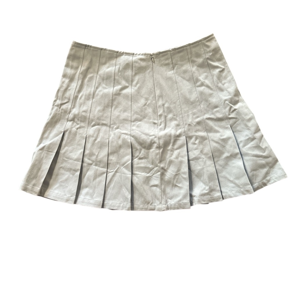 Elegant Gray Pleated Skirt